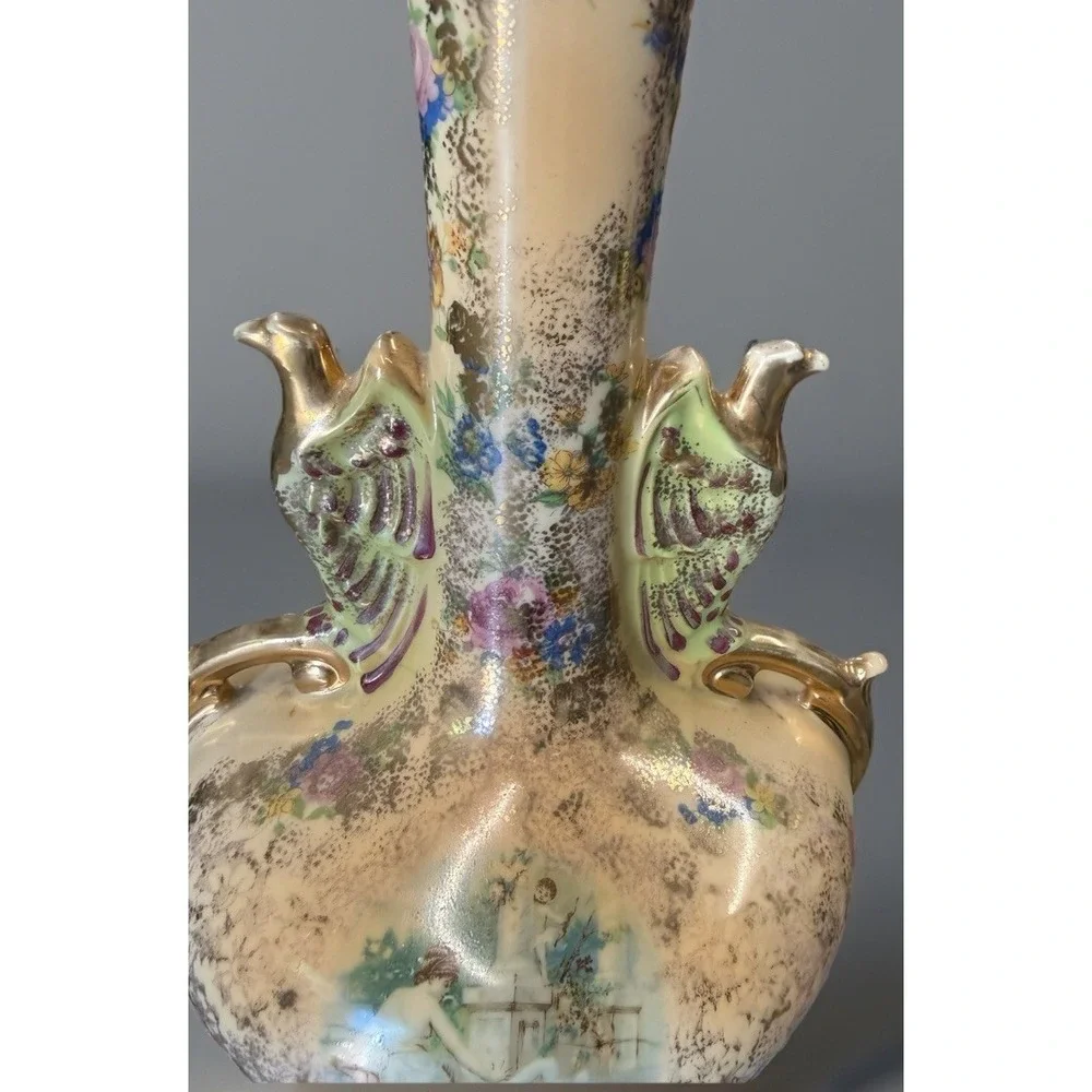Estate Victorian Handpainted Porcelain Lamp with Gold Trim and Metal‎ Base Works